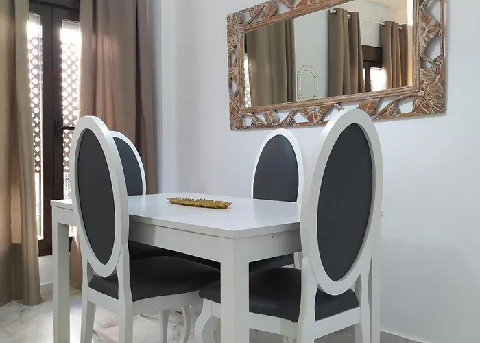 Διαμέρισμα Sherryflat Paralejo 7 *